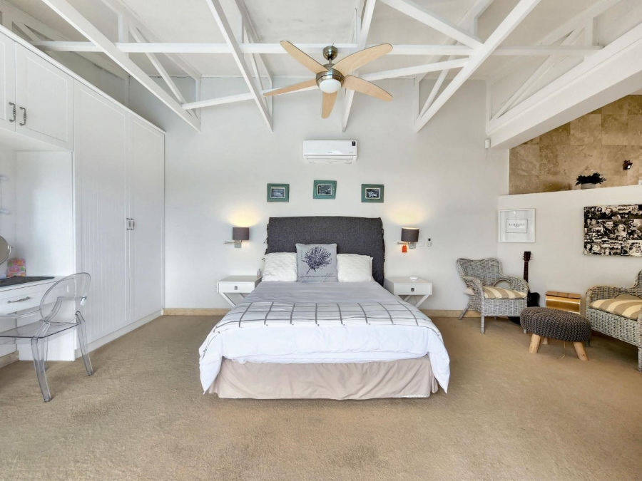 4 Bedroom Property for Sale in Bloubergstrand Western Cape
